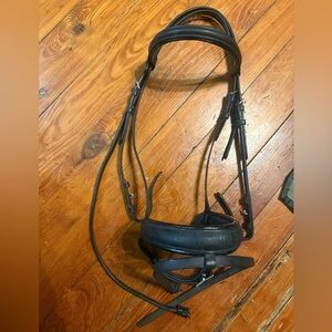Black full sized crank flash noseband bridle